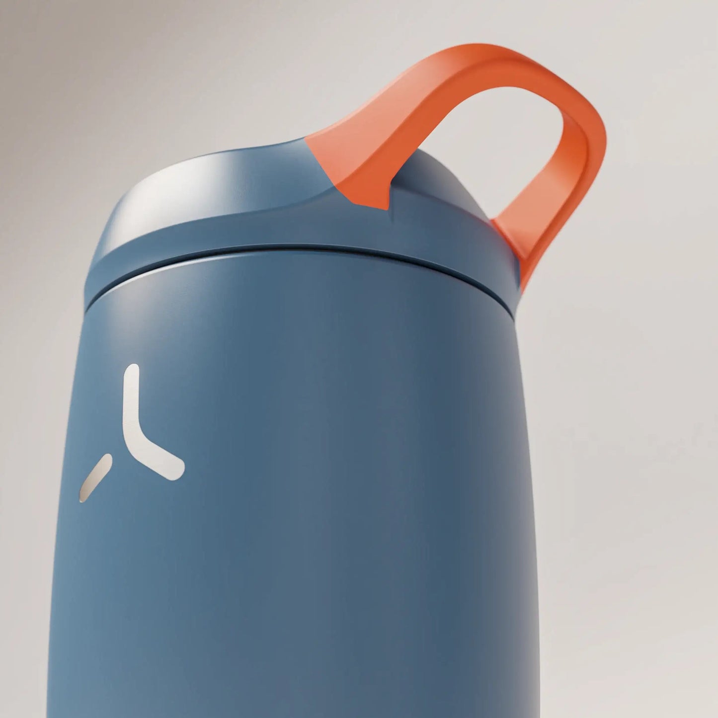 insulated-performance-shaker-bottle-l8 SHKR_18550_dwSS-S1.1_midnightBlue_burntOrange_1_4_xLowLoop_edit.png