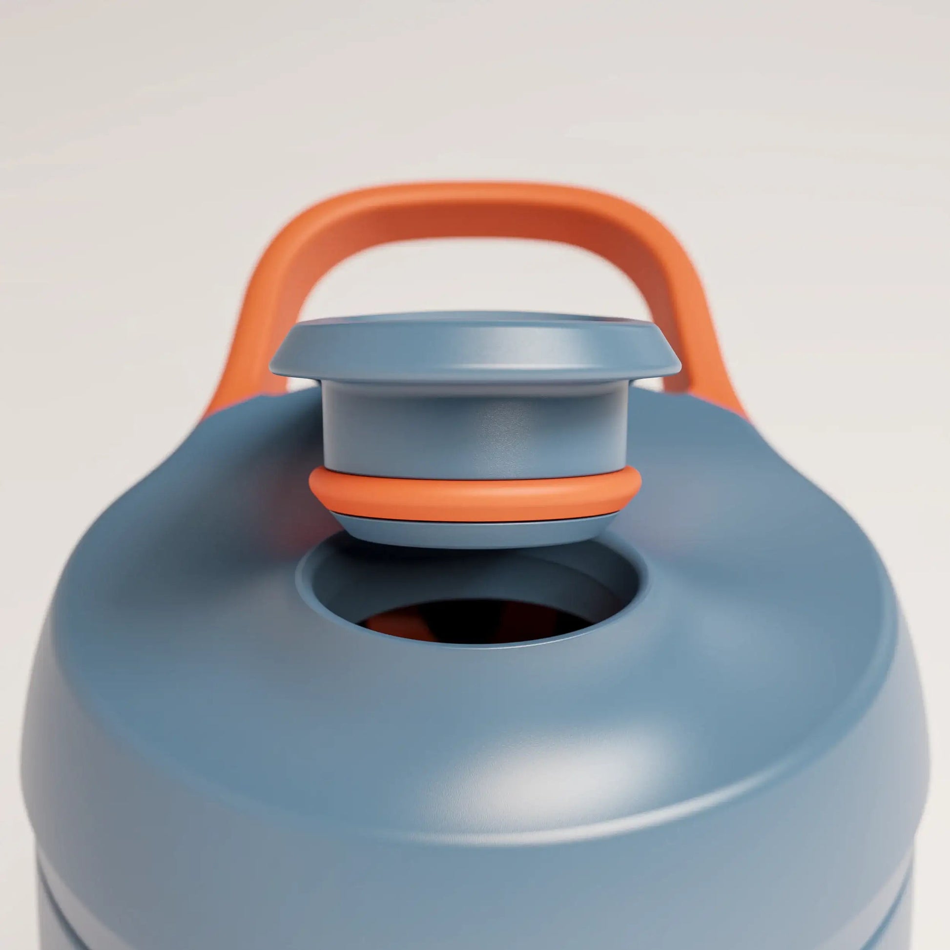 insulated-performance-shaker-bottle-l8 SHKR_18550_dwSS-S1.1_midnightBlue_burntOrange_2_2.5_MPCloop_edit.png
