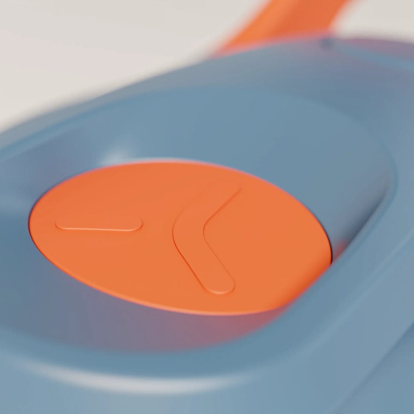 ecozen-performance-shaker-bottle-r5 SHKR_24700_P-S1.1_midnightBlue_burntOrange_1_11_xInsertCloseup_edit.png